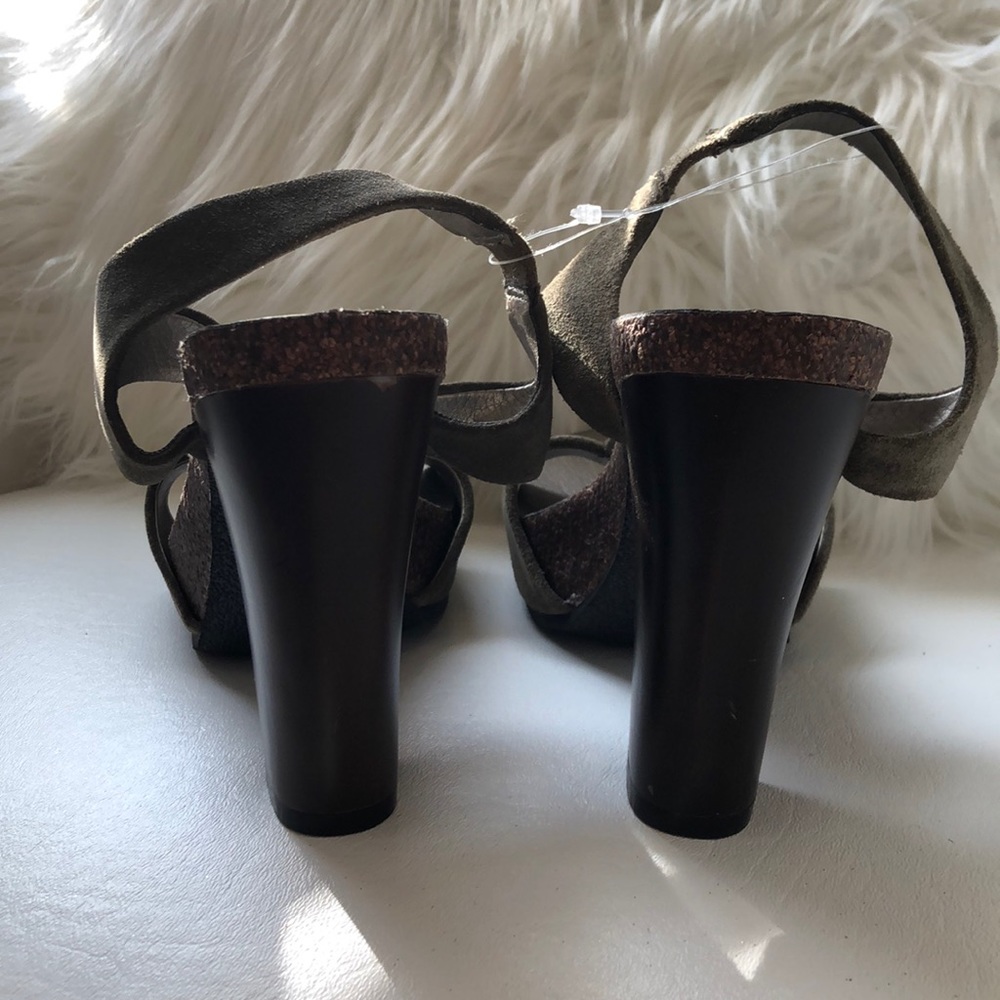 Peace Heels - Picture 3 of 4